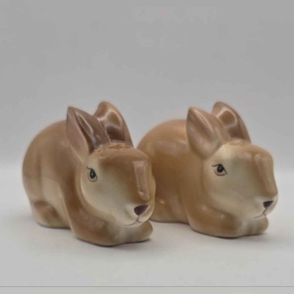 Vintage MCM Bunny Rabbit Salt & Pepper Shakers Tan Brown Ceramic Set